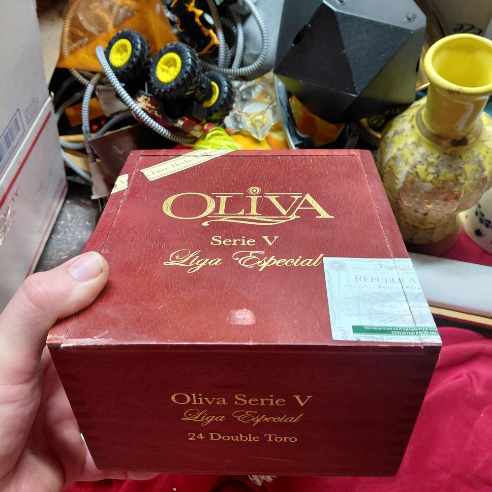 Serie V Liga Especial Cigar Box - Red